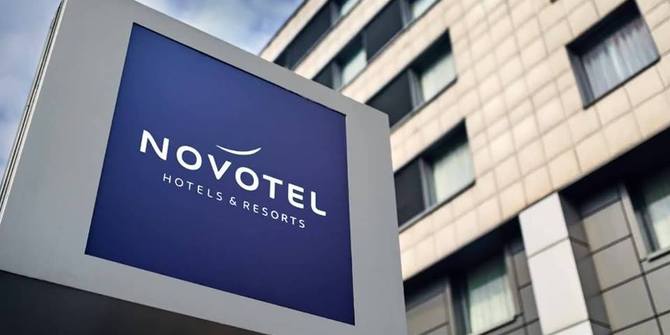 Full-Screen Slideshow on Novotel Template