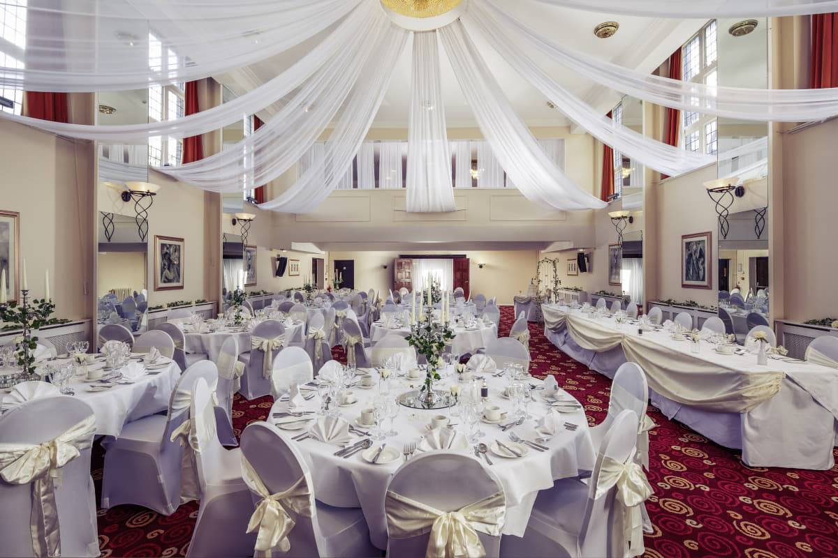 wedding-venues-leeds-mercure-leeds-parkway