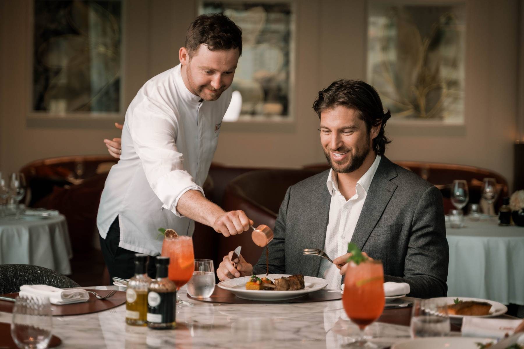 business-lunch-rendezvous-weekdays
