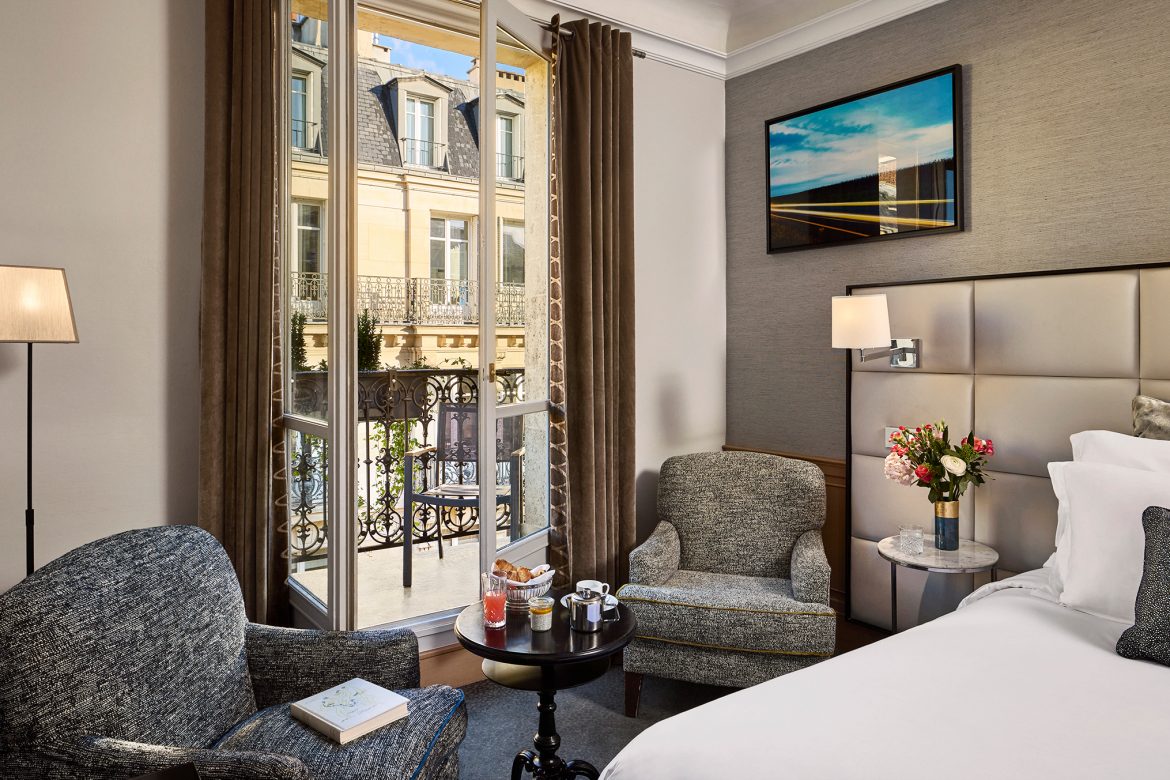 luxury-room-with-balcony