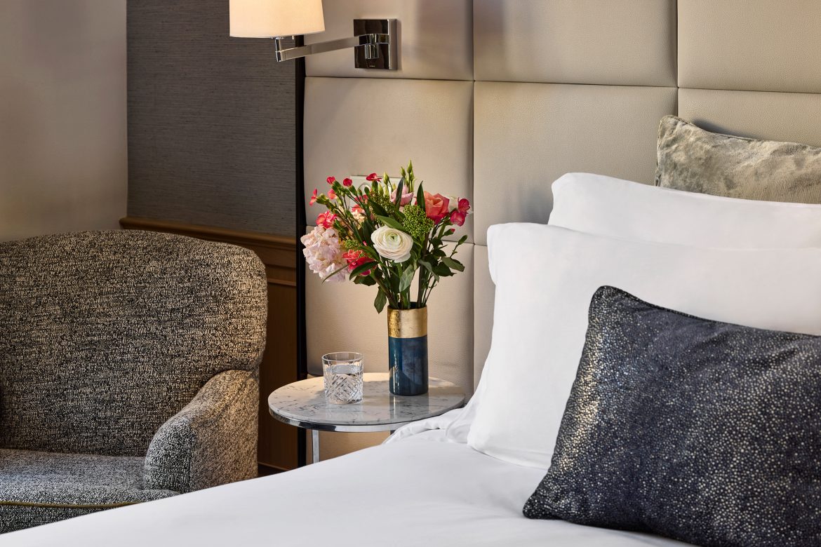 luxury-room-with-balcony