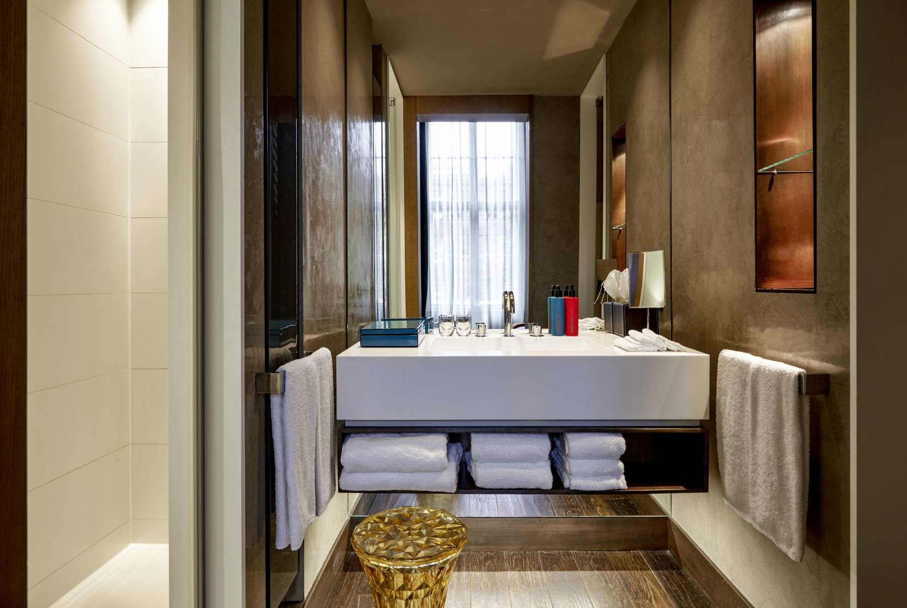 Stue Suites | 70 m² city residence, freestanding bathtub, view of ...
