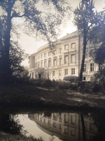 %d8%a7%d9%84%d8%a5%d8%b4%d8%b9%d8%a7%d8%b1-%d8%a7%d9%84%d9%82%d8%a7%d9%86%d9%88%d9%86%d9%8a