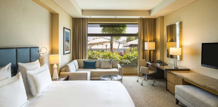 swissotel-al-ghurair-b1p8-premiere-king-30