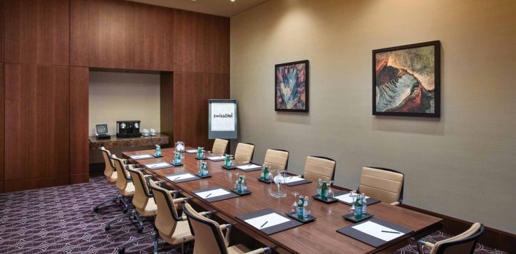 sag-murjan-5-boardroom-setup-81521-2