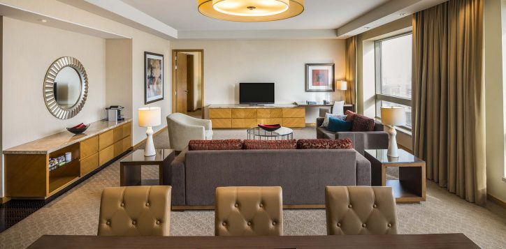 swissotel-al-ghurair-b1p8-premium-living-area-4441