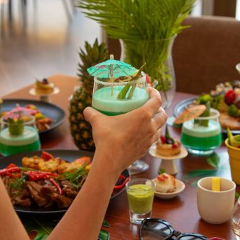 tropical-paradise-brunch