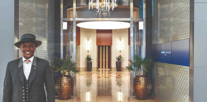 sag-entrancedoorman-8237-1