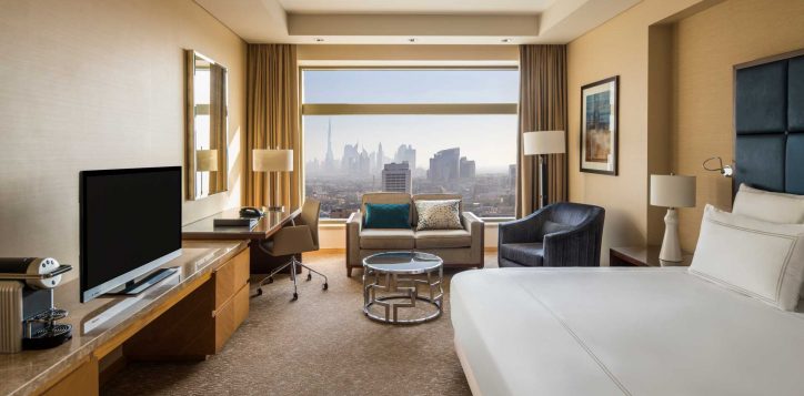 swissotel-al-ghurair-b1p8-classic-king-room-1441-2