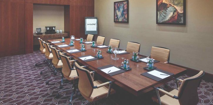sag-murjan-5-boardroom-setup-81521-4