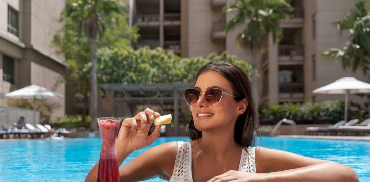 woman-at-the-pool