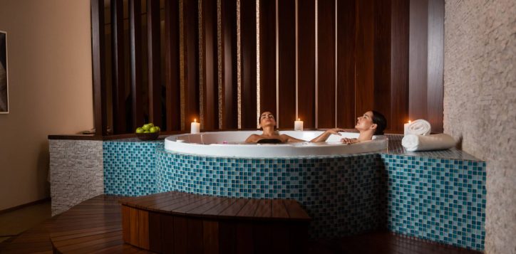 women-in-jaccuzi_swissotel-spa-1