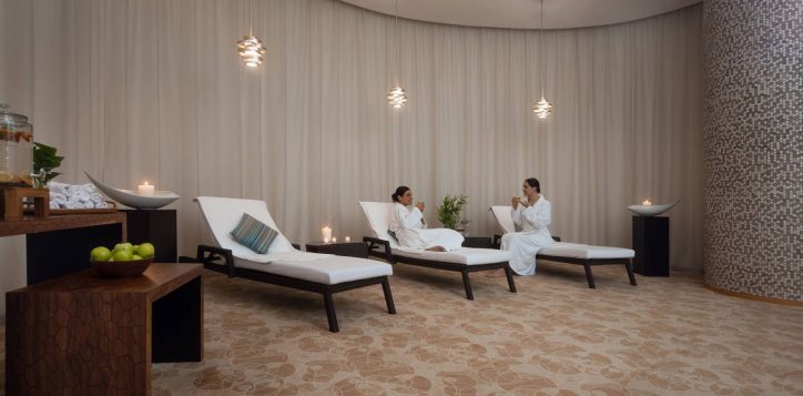 women-in-relaxation-area_swissotel-spa