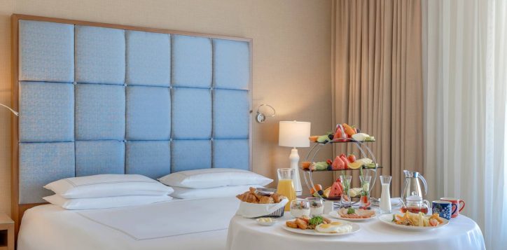 h1p8_bed_and_breakfast_2