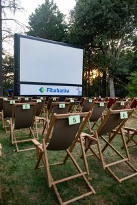 open-air-cinema-popcorn-smells-in-the-air