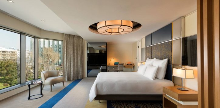 corner-room-garden-view-5