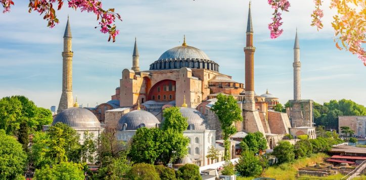 hagiasophiagrandmosqueonsultanahmetsquareinspringistanbul