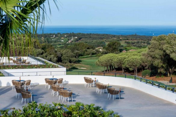 tasty-snacks-with-views-of-the-almenara-golf-course