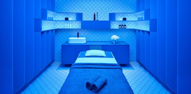 blue-treatment-room-male