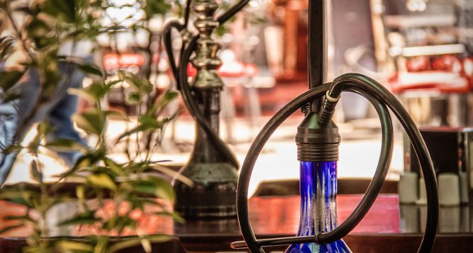 waterpipeorhookahorshishafortobaccosmokingontable