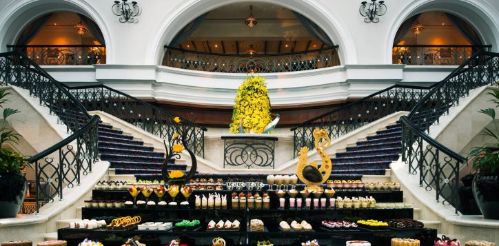 fountain-food-display-during-brunch