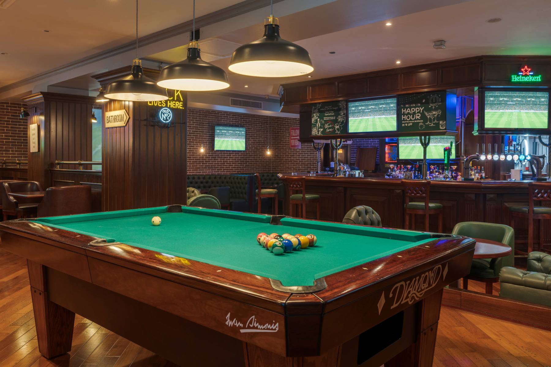 Somerset’s Bar