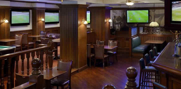 movenpick-hotel-apartments-bur-dubai-somersets-bar