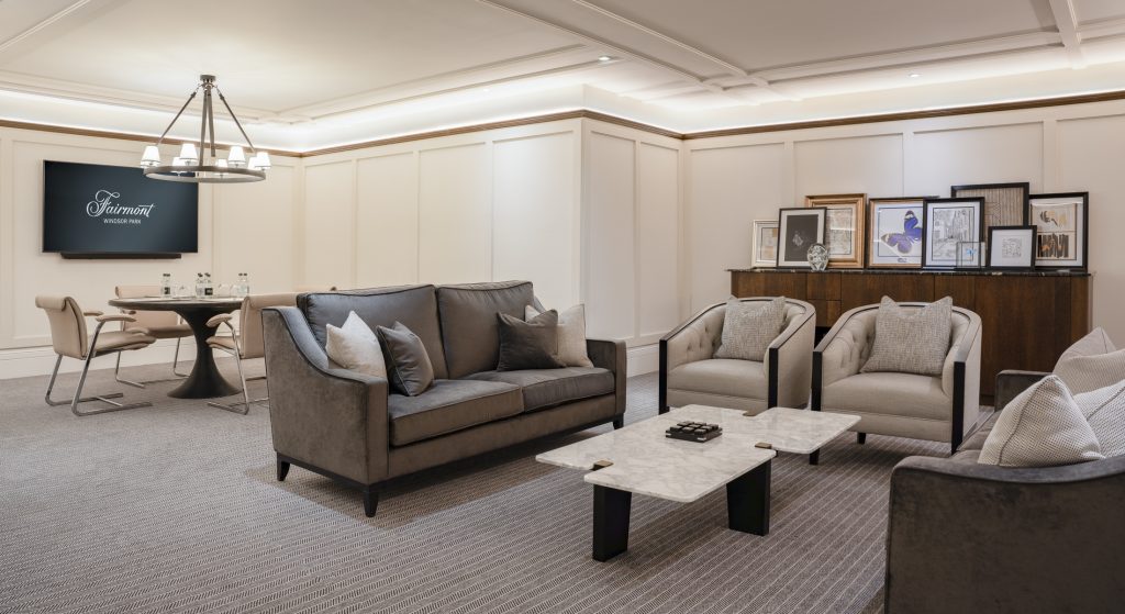 Blue Angel - Lounge - Fairmont Windsor Park near London