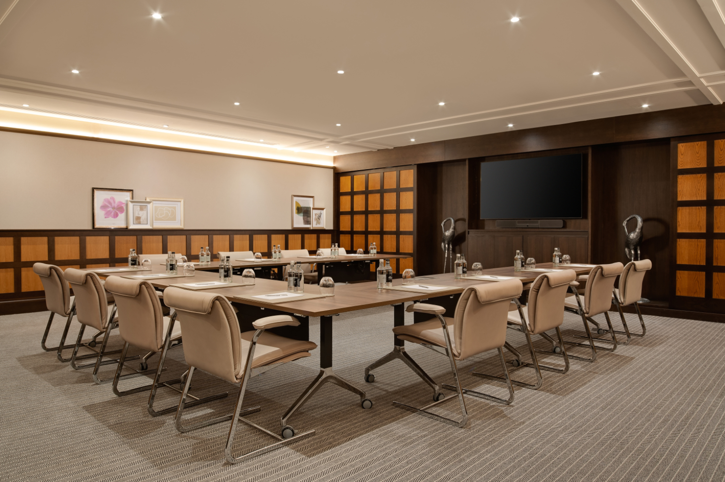 Lilac U-shape Meeting room at Fairmont Windsor Park