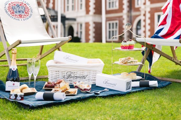 King's Coronation Garden PArty Event at Fairmont Windsor Park including live streaming of coronation outdoor screen, live music and picnic hamper.