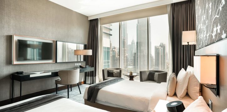 executive-burj-khalifa-view-room-pullman-dubai-downtown-4-2