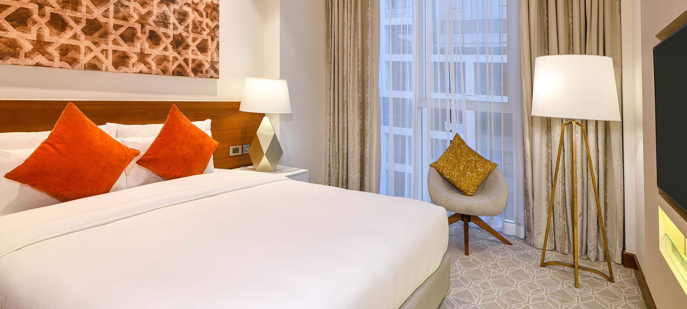 Luxury Deluxe Suites In Dubai Grand Mercure Dubai City Hotel