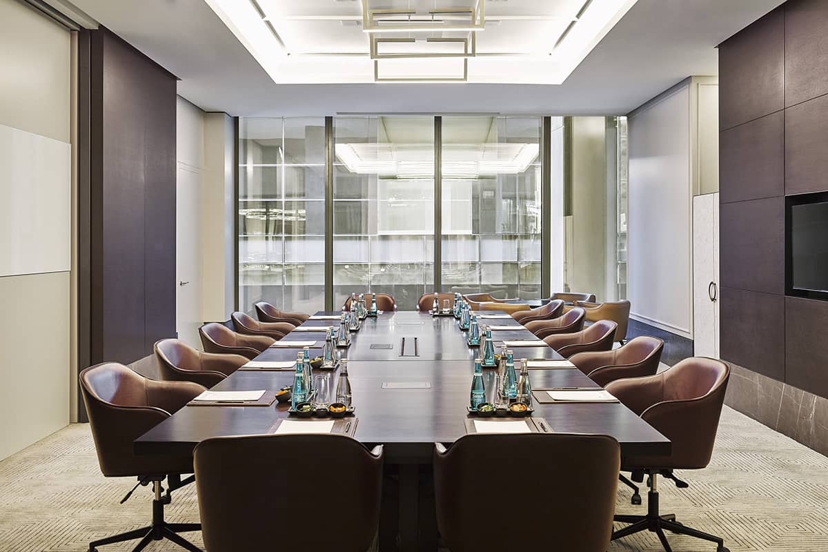 2-Larissa-Boardroom_thumb