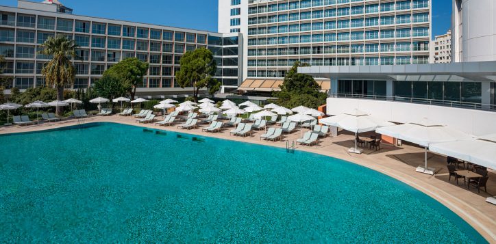 pool-swissotel-buyuk-efes-izmir
