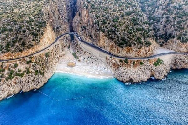 arabayla-ege-turu-icin-en-iyi-rota-izmirden-akdenize-uzanan-tatil-rehberi