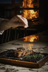 izmir-steakhouse-rehberi-alsancakta-et-restorani-deneyimi
