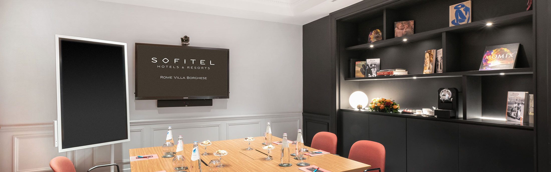 beautiful-contemporary-meeting-rooms-in-central-rome