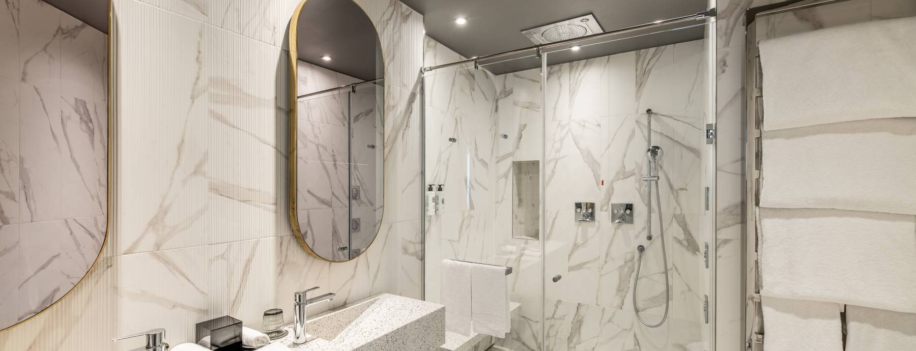 premium-luxury-family-room