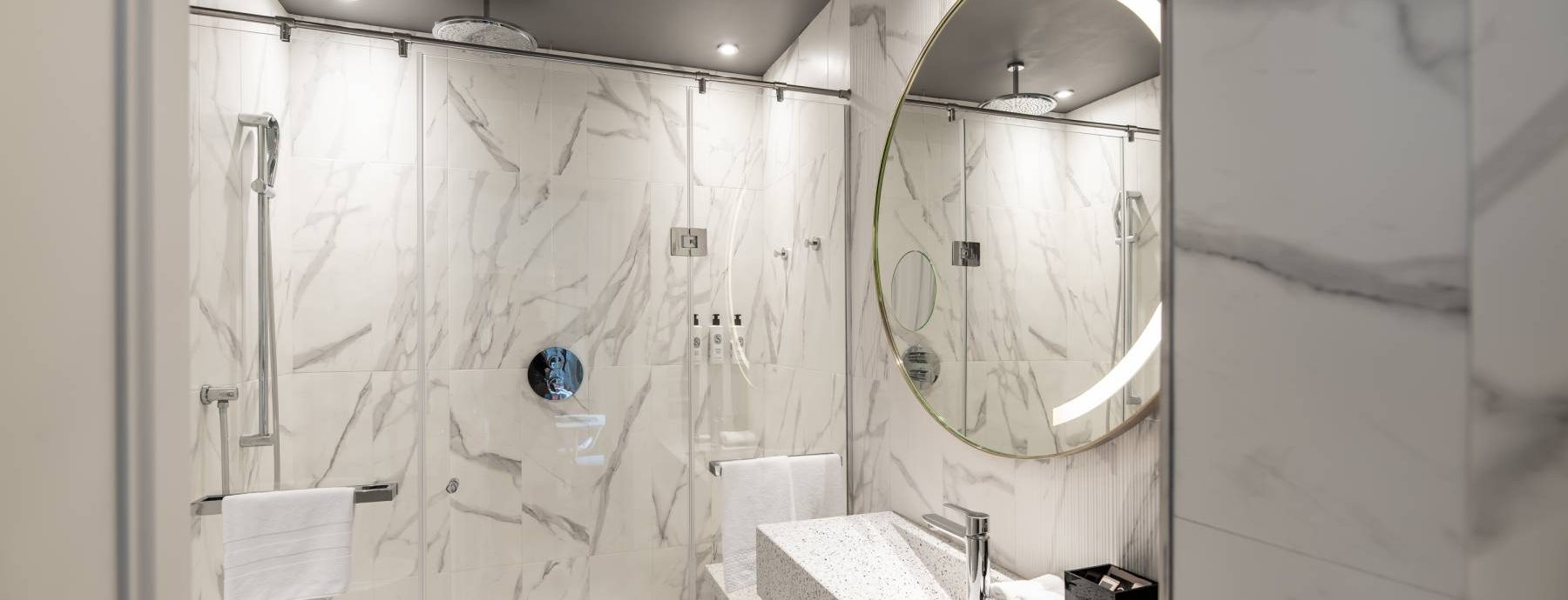 premium-luxury-family-room