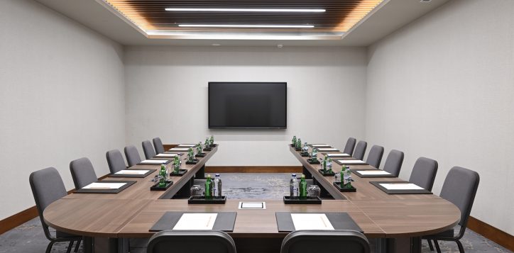 meeting-room-erguvan-2-2