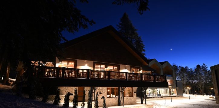 chalet-night