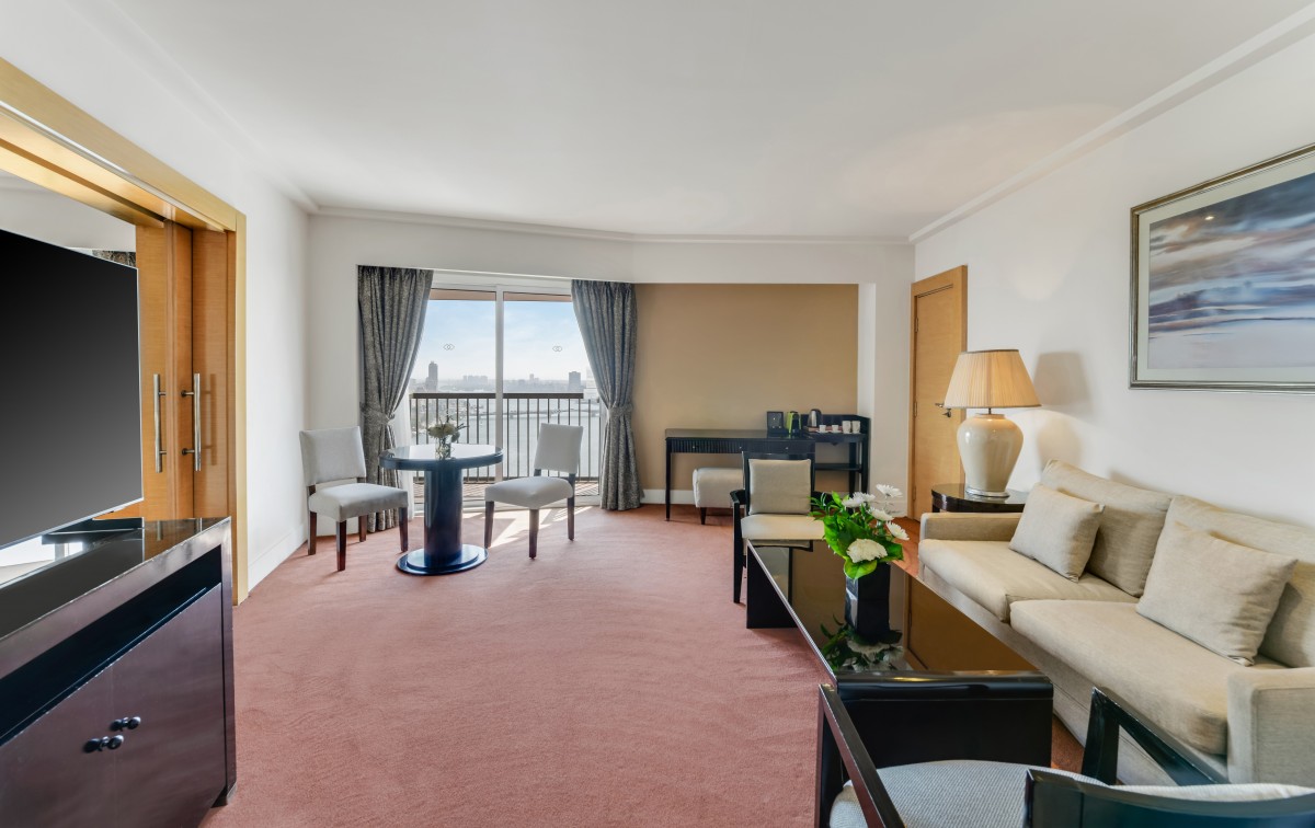 prestige-panoramic-suite