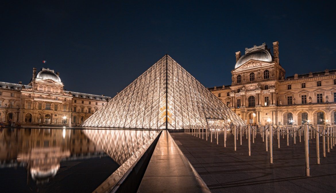 The history of the Louvre: a visit at the heart of the famous museum