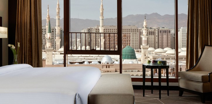 deluxe-king-room-panoramic-haram-view