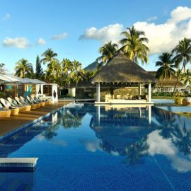 Sofitel Mauritius LImperial Resort Spa Aug Le Flamboyant Pool swim up bar