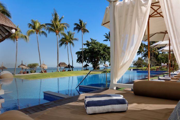 sofitel-mauritius-limperial-resort-spa-aug21-opera-suite-bathroom-overlooking-the-bedroom