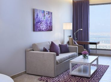 deluxe-suite-one-bedroom-king-city-view
