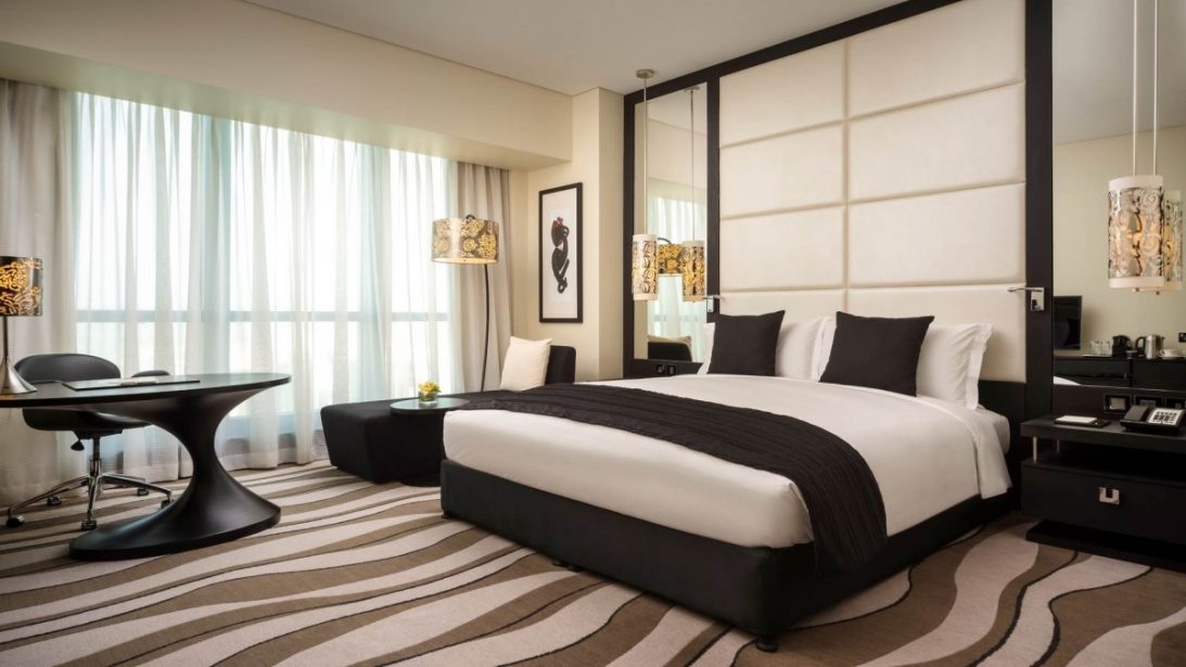 Sofitel Abu Dhabi Corniche - Luxury Room Club Sofitel, 1 King size bed ...