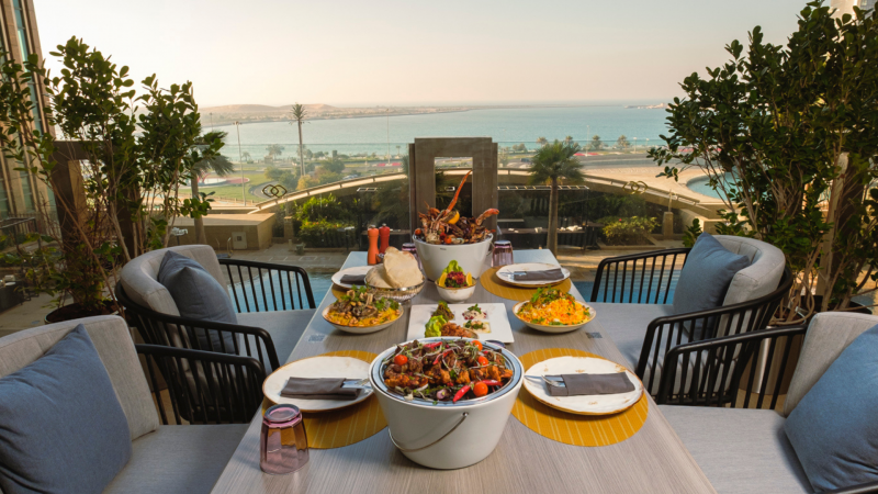 Sofitel Abu Dhabi Corniche - Restaurants & Bars