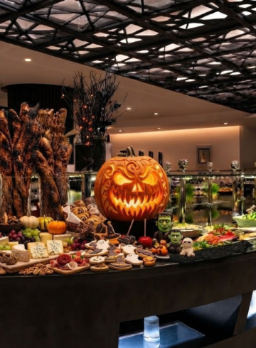 halloween-dinner-at-le-corniche